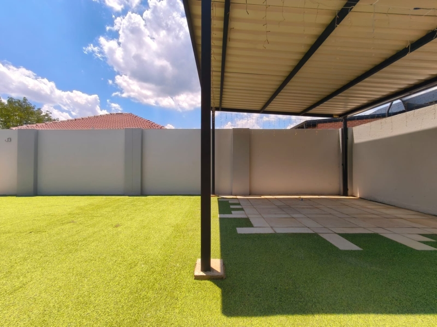 2 Bedroom Property for Sale in Waterberry Estate North West